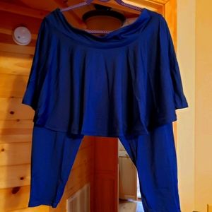 Capri leggings with attached skirt